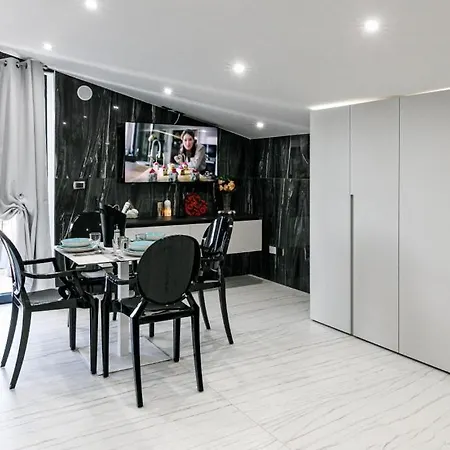 Marco Polo Aparthotel 4*
