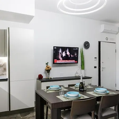 Marco Polo Aparthotel 4*