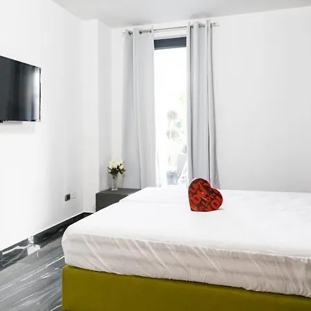Marco Polo Aparthotel 4*