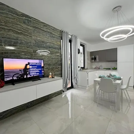 Marco Polo Aparthotel 4*