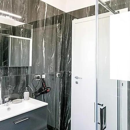 Marco Polo Aparthotel 4*