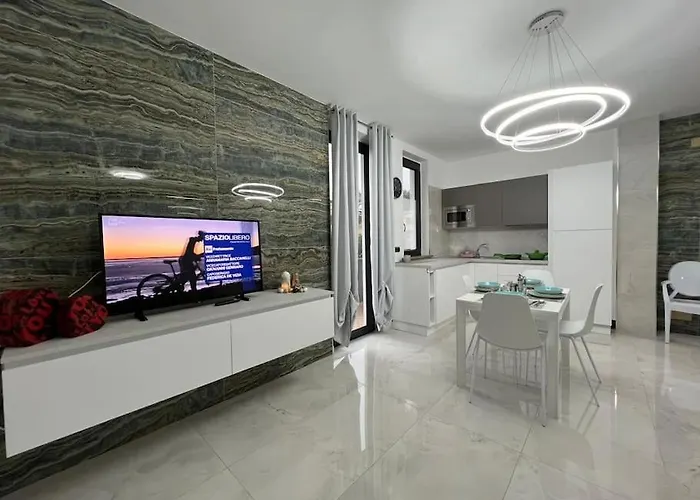 Marco Polo Aparthotel 4*